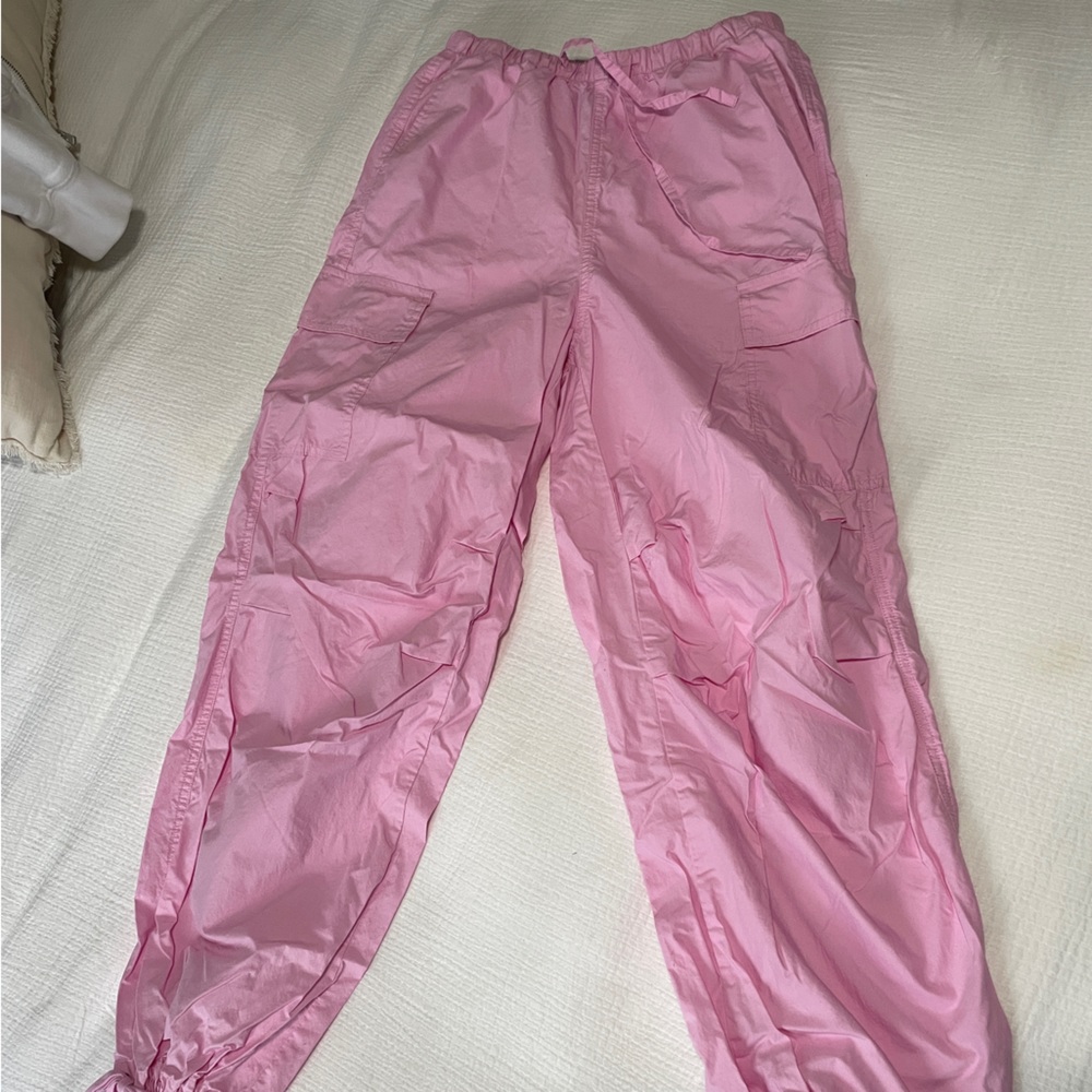 Bright pink cargo pants, women’s XS